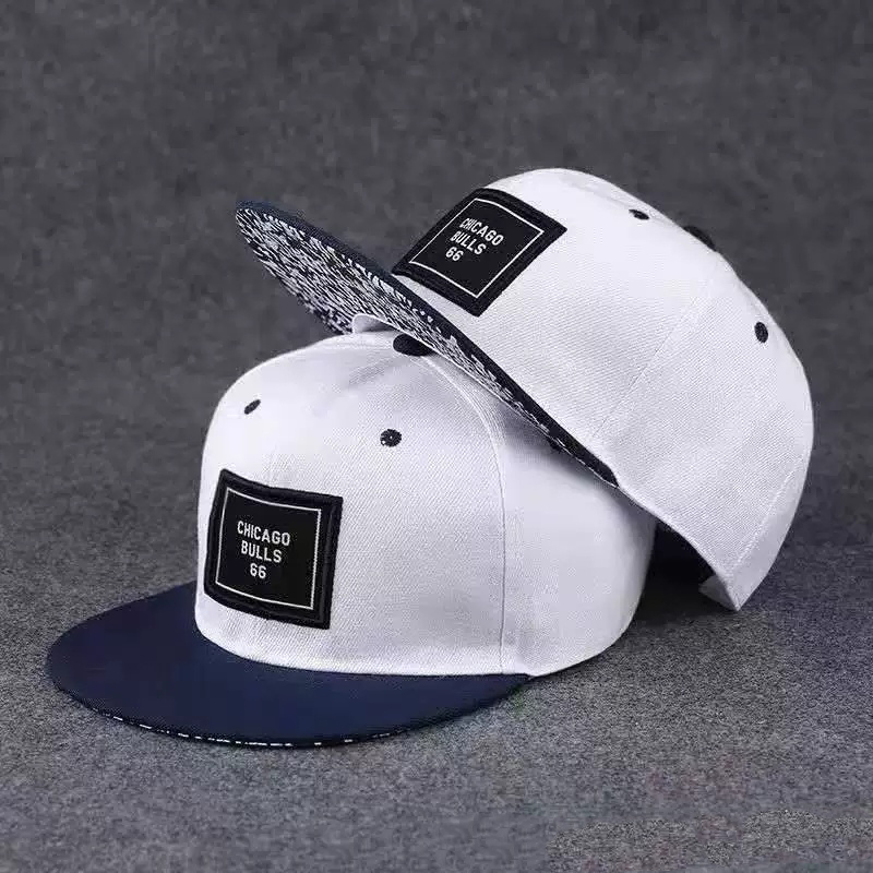 Cappello alla Moda con Visiera - Snapback Hat Flat recensione e prezzo